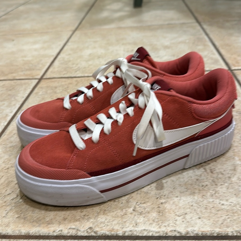 Women’s platform Nike size 9